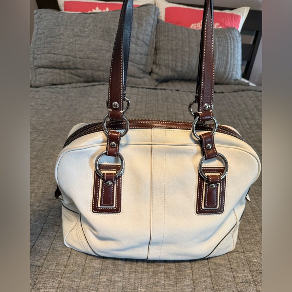 COACH Tote Satchel White large SOHO Brown trim. Dust Bag & Hang Tag. - Picture 2 of 12